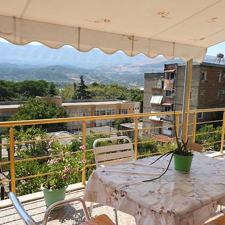 Sara Guesthouse Берат Экстерьер фото