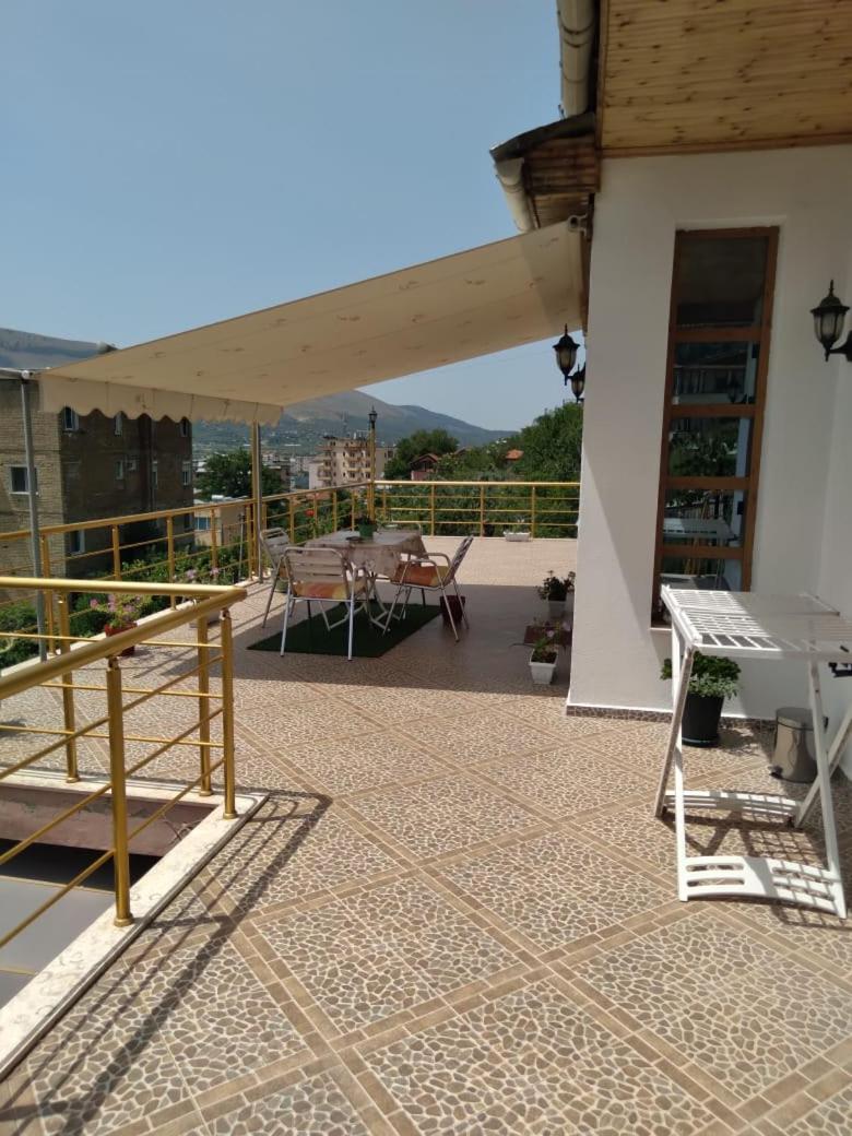Sara Guesthouse Берат Экстерьер фото