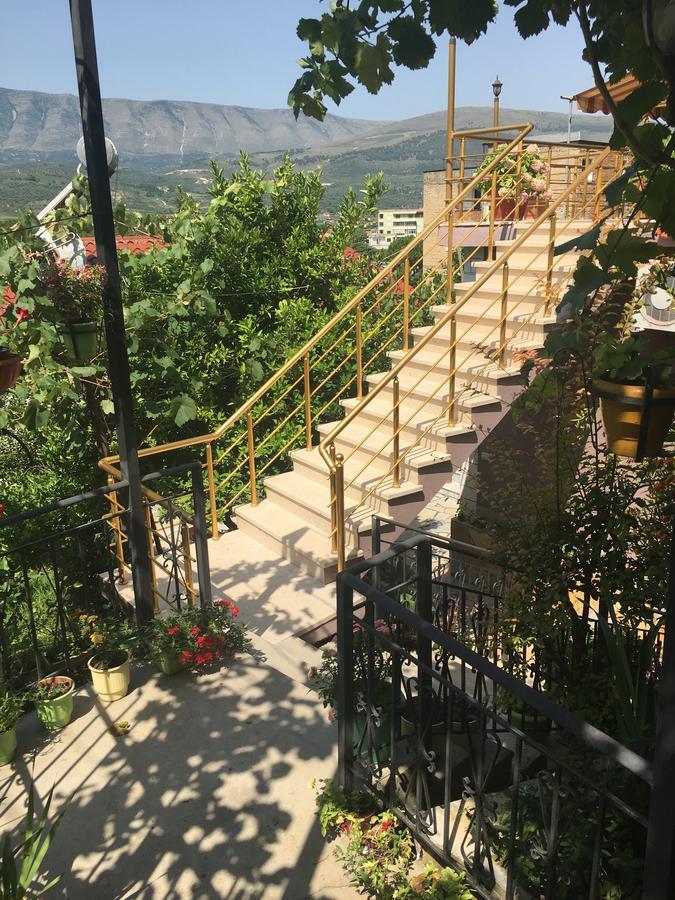Sara Guesthouse Берат Экстерьер фото