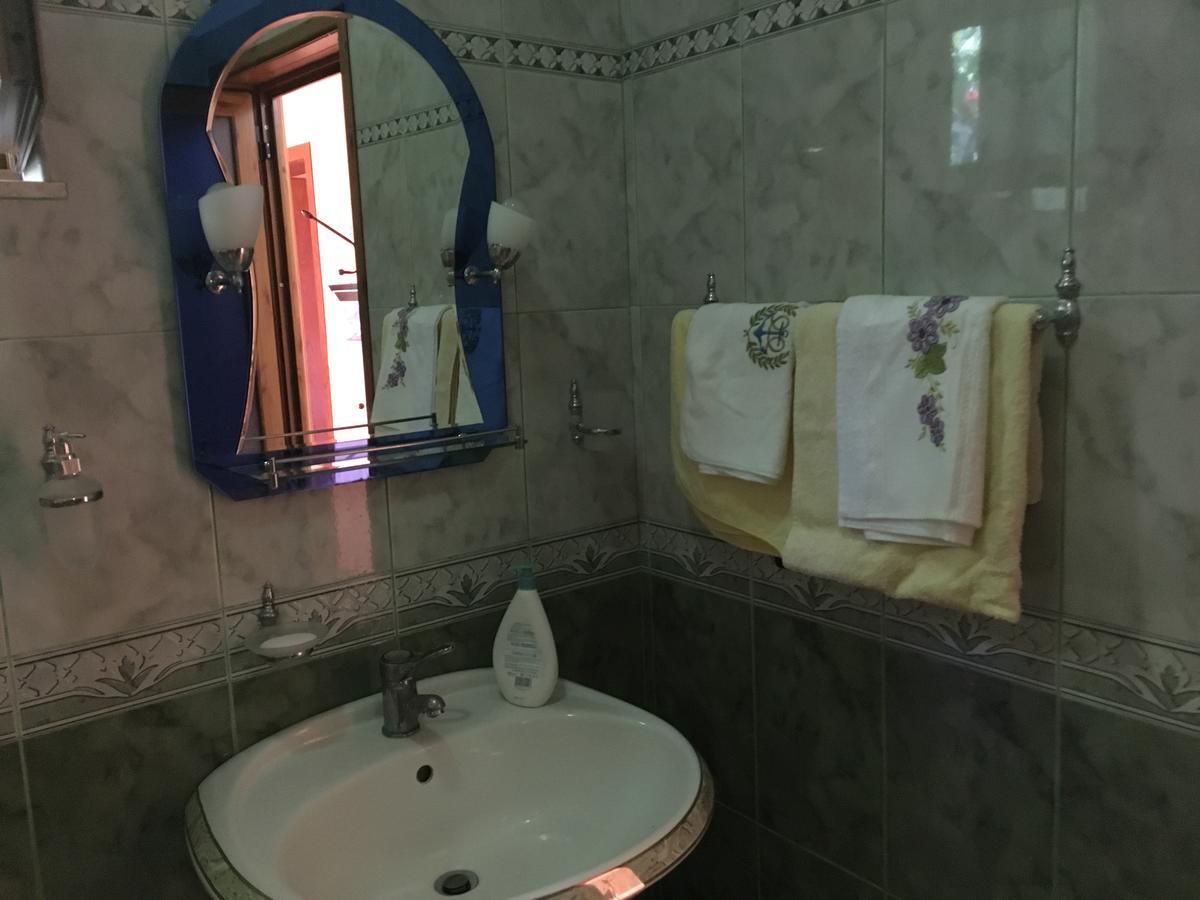 Sara Guesthouse Берат Экстерьер фото